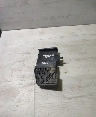 Peugeot 2008 II Other engine bay part 9823523280