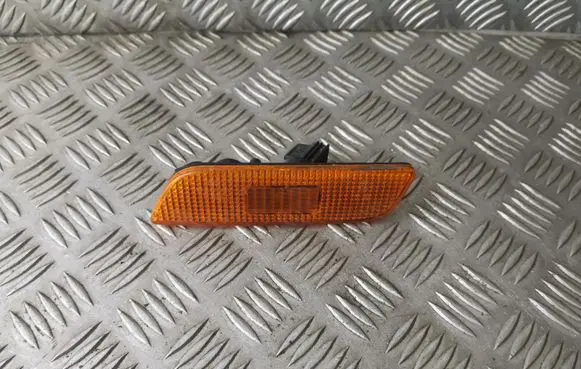 Volvo S80 Front indicator light 9190950