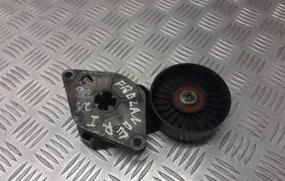 Land Rover Freelander Alternator belt tensioner pulley P0G100141764000-1