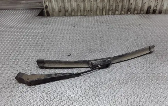 Ford Mondeo Mk III Rear wiper blade 1S7117526NB