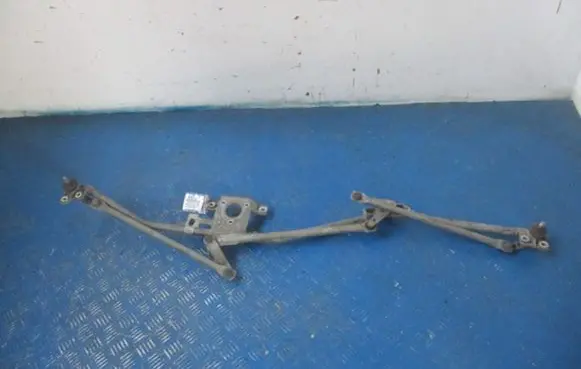Opel Zafira A Front wiper linkage and motor