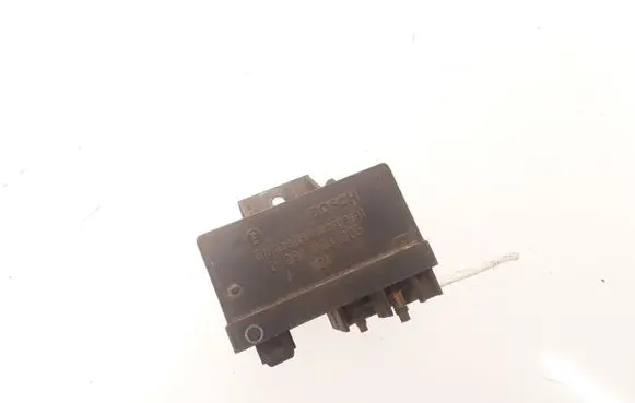 Glow plug pre-heat relay