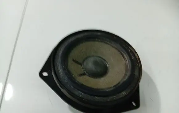 Opel Zafira A Front door speaker 90520838