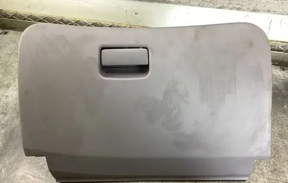 Nissan Almera N16 Glove box