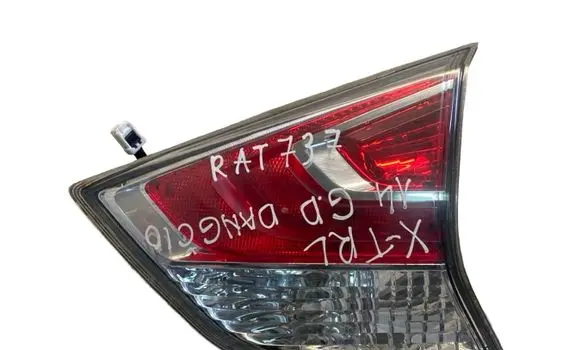 Nissan X-Trail T32 Tailgate rear/tail lights 22617939 049628