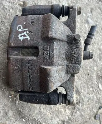 Nissan Qashqai Front brake caliper