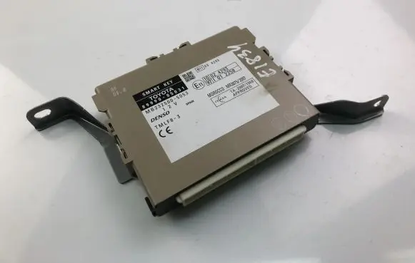 Toyota Avensis T270 Other control units/modules 8999005031