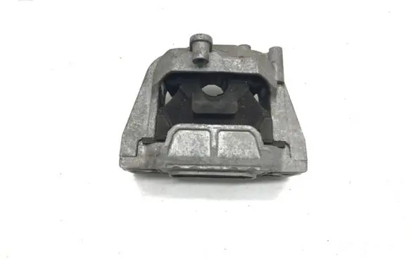 Volkswagen Golf V Engine mount bracket 1K0199262