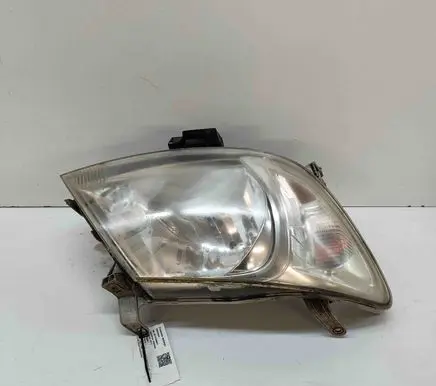 Toyota Hilux (AN10, AN20, AN30) Headlight/headlamp 811100K240
