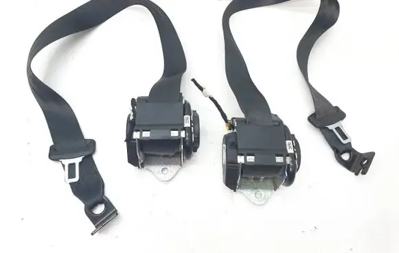 Jaguar F-Pace Rear seatbelt