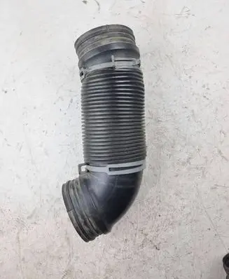Volkswagen Jetta V Air intake hose/pipe 1K0129684B VCD446148DE