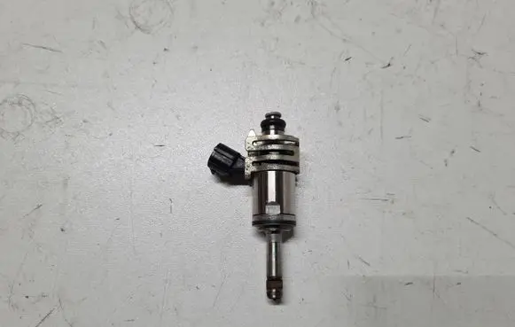 Subaru BRZ Fuel injector 16611JB000