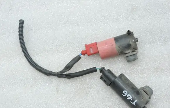 Toyota Yaris Windscreen/windshield washer pump 853300D050 853300D060