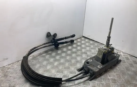 Skoda Octavia Mk2 (1Z) Gear shifter/selector 1K0711049AT