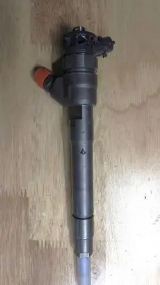Renault Trafic III (X82) Fuel injector 0445110569