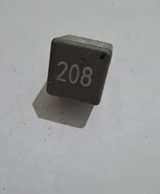 Audi A6 S6 C5 4B Fuel pump relay 8A0951253B 899578