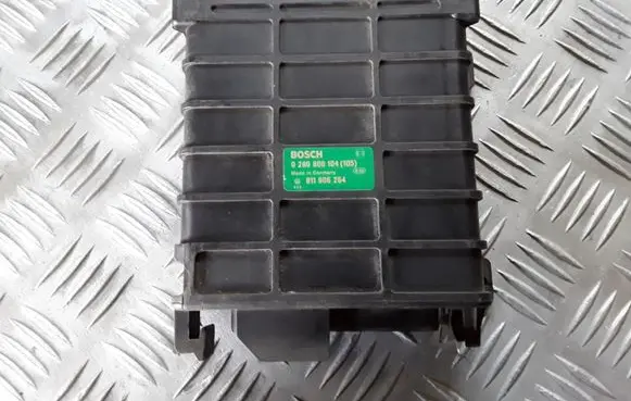 Volkswagen Golf II Engine control unit/module 0280800104105 811906264