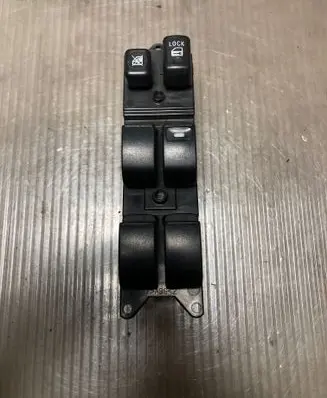 Peugeot 4007 Electric window control switch 8608A147 1328D1 C8DD630M