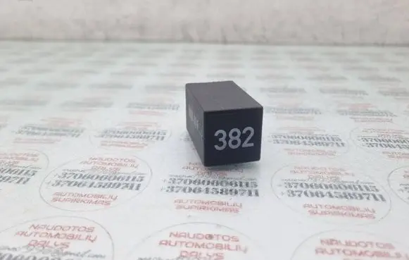 Volkswagen PASSAT B6 Other relay 4D0907131