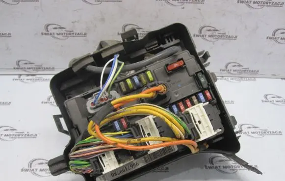 Citroen C3 Picasso Fuse box set 96817083