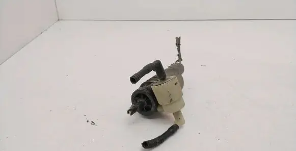 Volkswagen Golf IV Windscreen/windshield washer pump 1J0973722