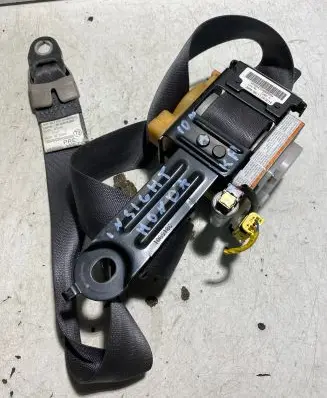 Honda Insight Front seatbelt CA370HL09