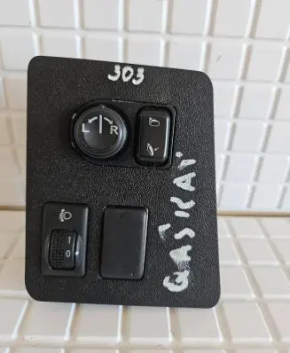 Nissan Qashqai Wing mirror switch 68485JD900