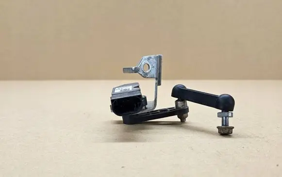 Volvo S90, V90 Headlight/headlamp level sensor 32246992 31360329