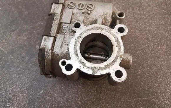 Smart ForTwo I Throttle valve A1601410225