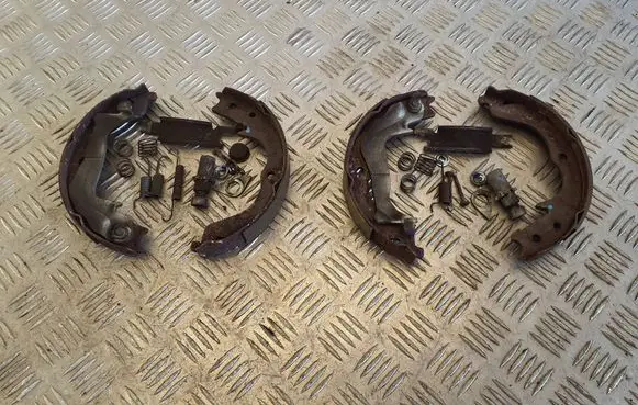 Subaru Impreza III Handbrake/parking brake pads 