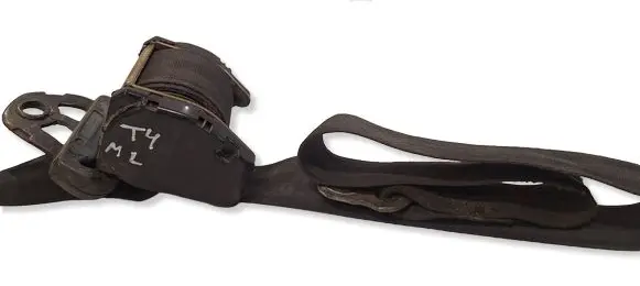 Volkswagen Transporter - Caravelle T4 Rear seatbelt 33030800 A810507 059000