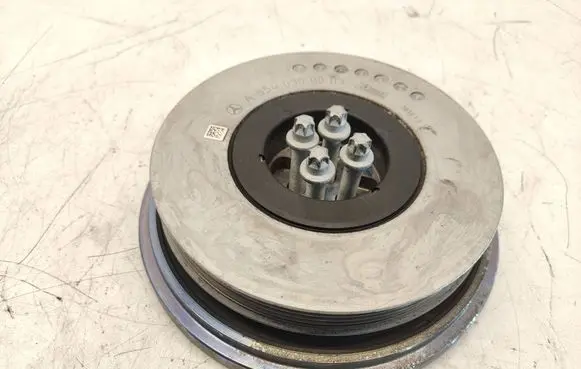 Mercedes-Benz C W205 Crankshaft pulley A6540300003