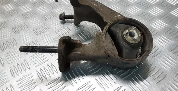 Engine mount bracket