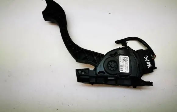 Ford Mondeo MK IV Accelerator throttle pedal 6G929F836RC