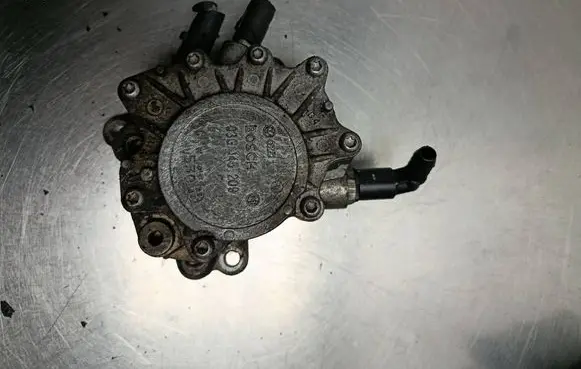 Volkswagen Caddy Vacuum pump 03G145209