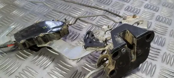 Suzuki Baleno EG Rear door lock