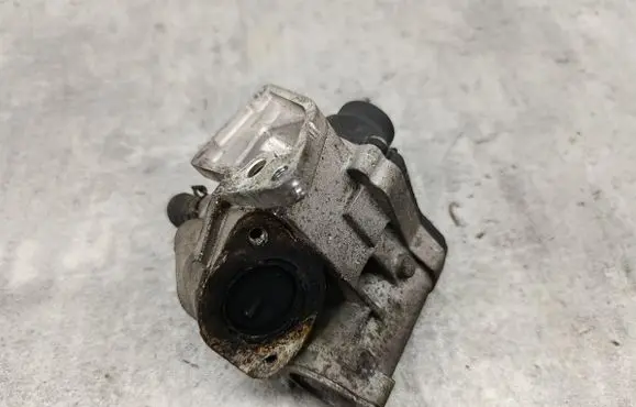 Volkswagen Golf V EGR valve 03C131503B