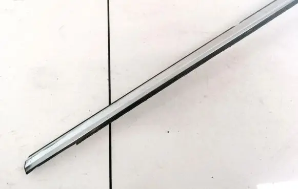 Front door glass trim molding