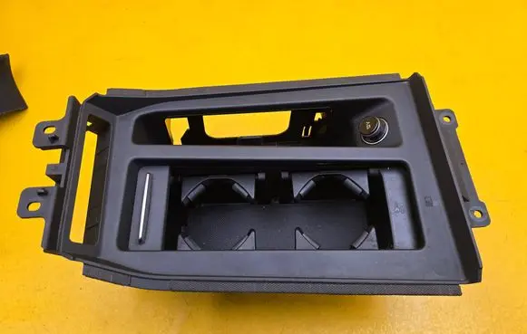Audi e-tron Glove box central console 4KE862533E