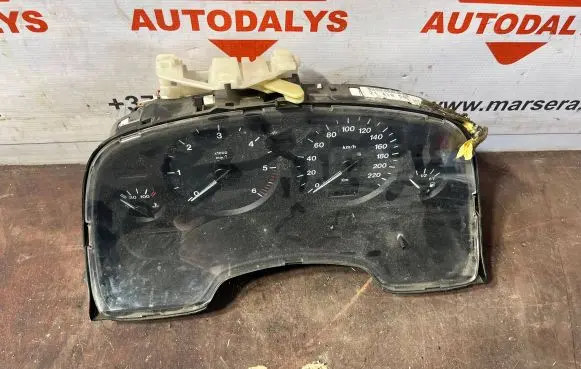 Opel Zafira A Speedometer (instrument cluster) 24419560HT 110080069002