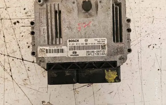 Hyundai i30 Engine control unit/module 0281013402 391062A715 G12U29016