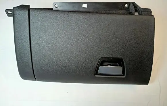 Maserati Ghibli Glove box 06700192740