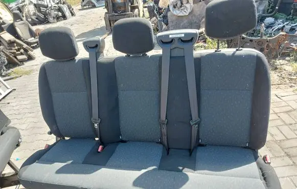 Renault Master III Second row seats 