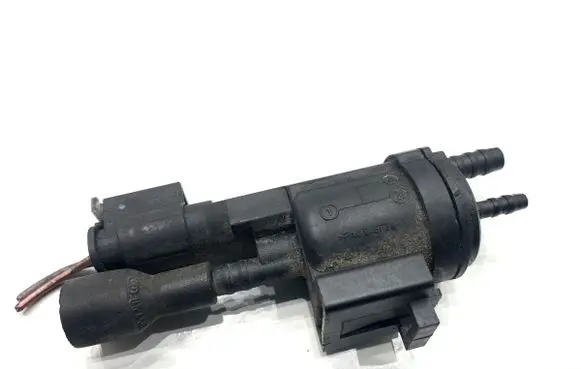 Mercedes-Benz GLK (X204) Fuel pressure regulator A0025401497