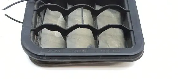 BMW Z4 E85 E86 Quarter panel pressure vent 6909340