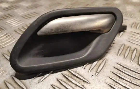 BMW 5 E39 Rear door interior handle 8226049