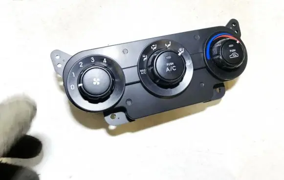 KIA Cerato Climate control unit 972502f000 97250-2f000