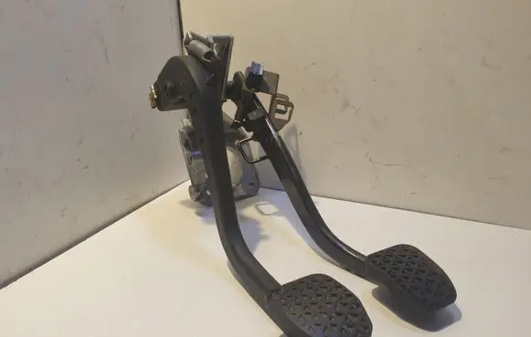 BMW 3 E46 Pedal assembly 2229128 1163870