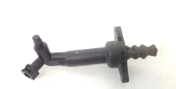 Clutch slave cylinder