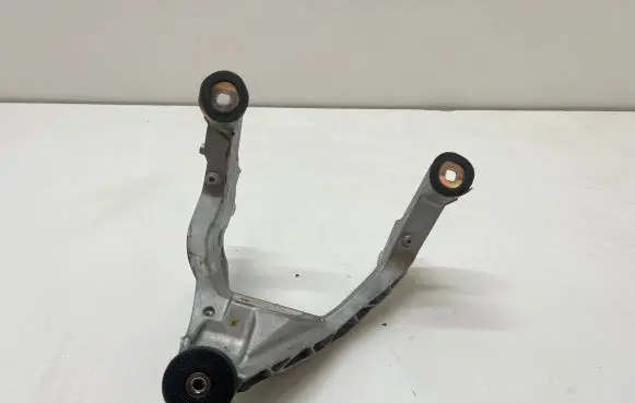 BMW 5 GT F07 Steering rack mounting bracket 6-68719